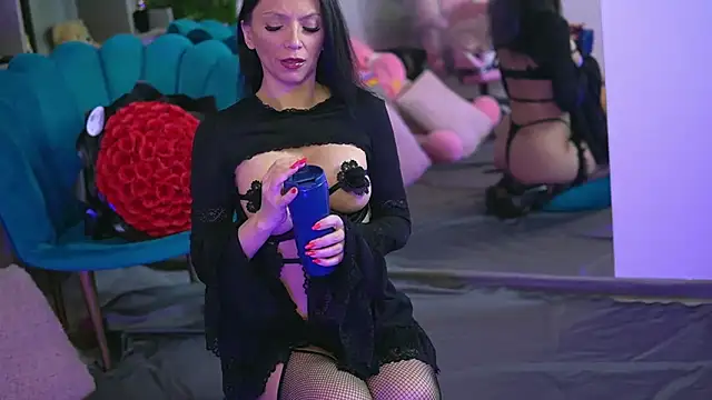 VivianneSteinX online show from 03/02/25, 10:38