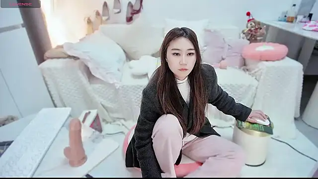 Feifei-cn online show from 12/22/25, 02:47