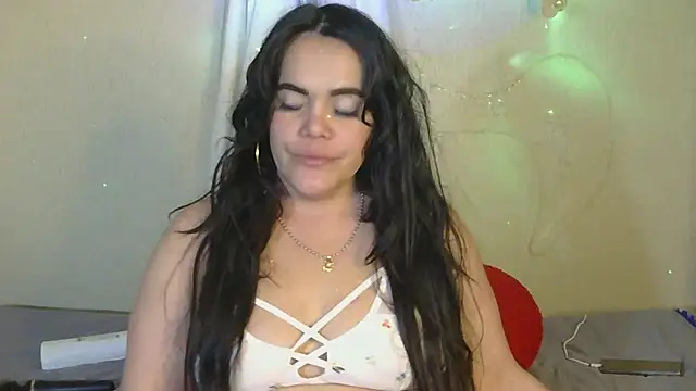 Snapshot of blue_angel33 chatting on 12/24/24, 06:11 blue angel33 online show from 12/24/24, 06:11