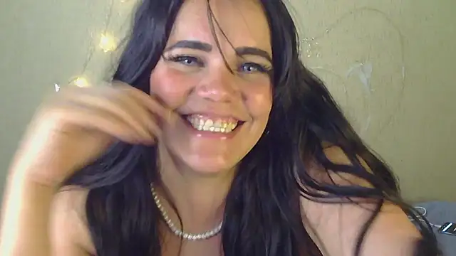 Snapshot of blue_angel33 chatting on 01/07/25, 01:28 blue angel33 online show from 01/07/25, 01:28