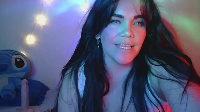 Snapshot of blue_angel33 chatting on 01/18/25, 04:15 blue angel33 online show from 01/18/25, 04:15