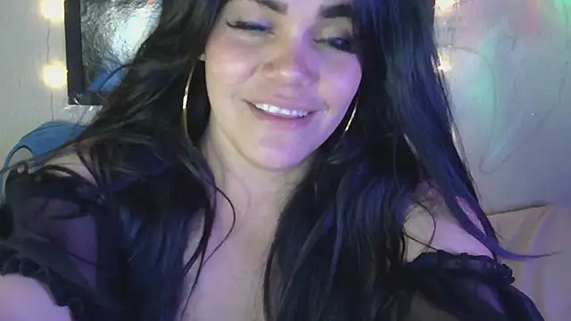 Snapshot of blue_angel33 chatting on 02/12/25, 04:54 blue angel33 online show from 02/12/25, 04:54