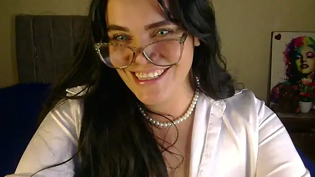 Snapshot of blue_angel33 chatting on 10/15/25, 02:01 blue angel33 online show from 10/15/25, 02:01