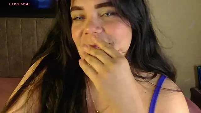 Snapshot of blue_angel33 chatting on 11/06/25, 02:01 blue angel33 online show from 11/06/25, 02:01