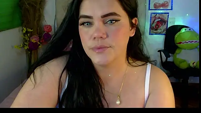 Snapshot of blue_angel33 chatting on 02/27/26, 02:33 blue angel33 online show from 02/27/26, 02:33