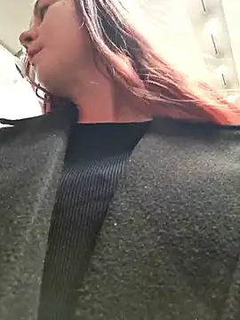 Snapshot of Reed_Fox chatting on 11/29/25, 02:09 Reed Fox online show from 11/29/25, 02:09