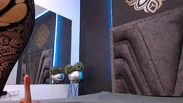 stefany bro online show from 03/04/25, 02:32