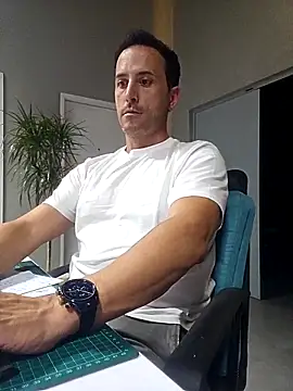 Lucas   81 online show from 11/04/25, 07:13