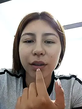 Snapshot of Sara_Brownx chatting on 04/21/26, 02:37 Sara Brownx online show from 04/21/26, 02:37