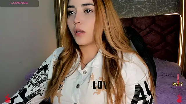 Lucia star   online show from 12/19/24, 07:18