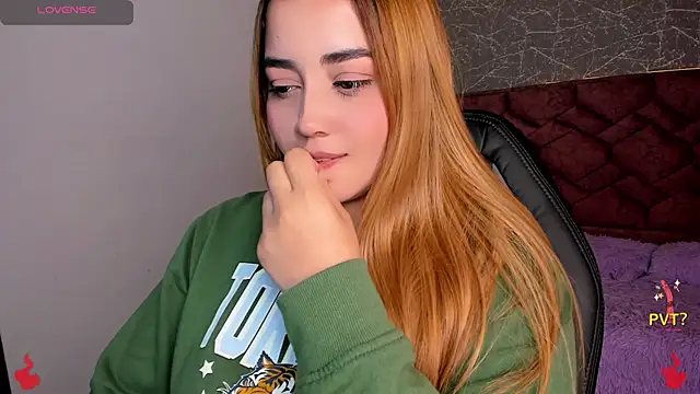 Lucia star   online show from 01/23/25, 10:54