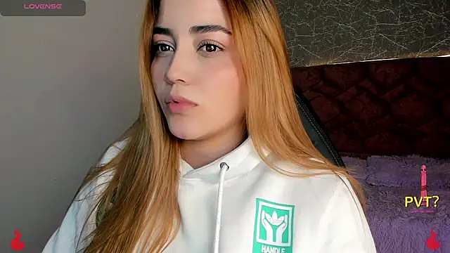 Lucia star   online show from 02/03/25, 07:21