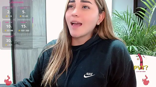 Lucia star   online show from 10/31/25, 02:34