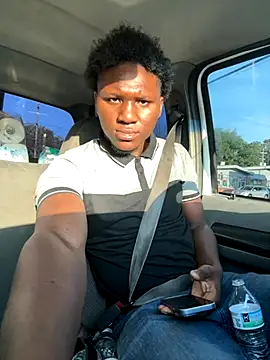 Snapshot of Festivitiesking1 chatting on 09/18/25, 12:29 Festivitiesking1 online show from 09/18/25, 12:29