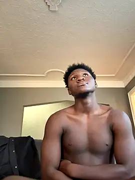 Snapshot of Festivitiesking1 chatting on 10/12/25, 02:05 Festivitiesking1 online show from 10/12/25, 02:05