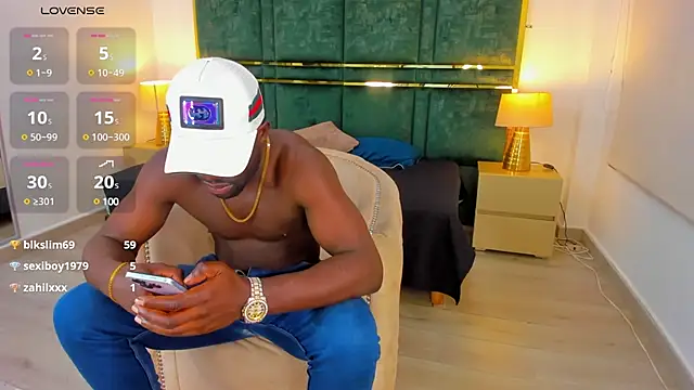 Latrellx7 online show from 02/05/25, 02:05