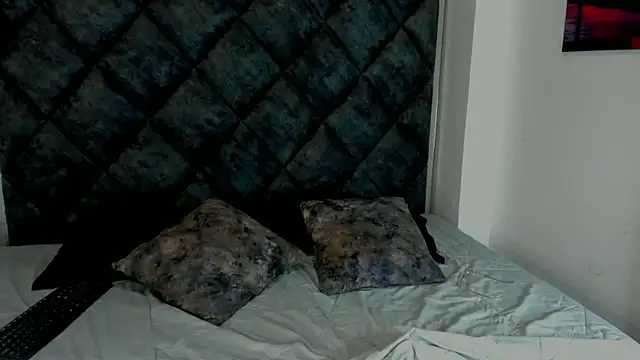 Latrellx7 online show from 09/28/25, 04:07