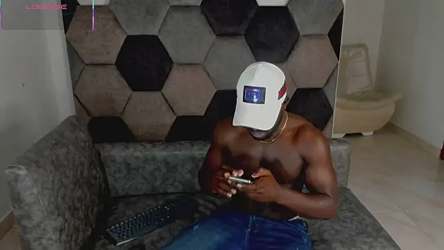 Latrellx7 online show from 06/08/26, 03:29