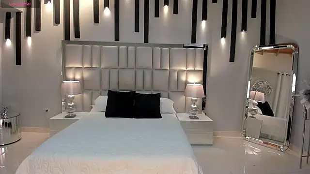 GiaFerrara online show from 11/23/25, 05:13