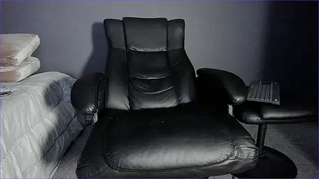 Brock hurn1 online show from 05/04/26, 02:07