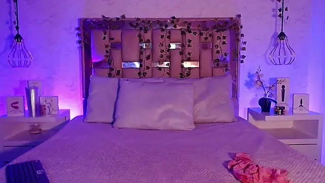 GigiVolkova online show from 09/22/25, 08:11