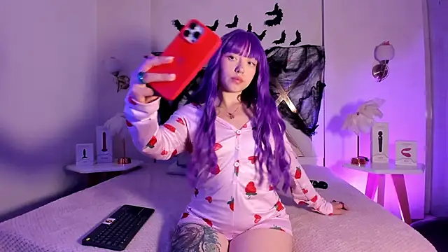 GigiVolkova online show from 10/22/25, 04:57