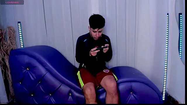 Yourslust  online show from 12/05/25, 12:25