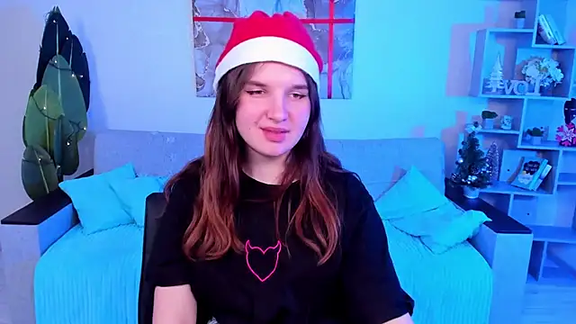 Snapshot of BonneyLove chatting on 12/17/24, 08:21 BonneyLove online show from 12/17/24, 08:21