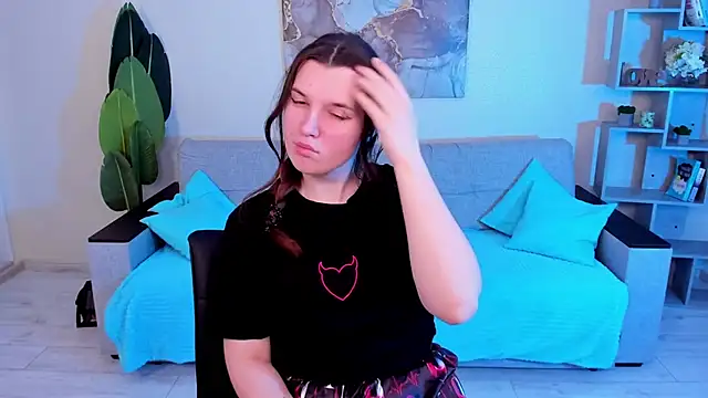 Snapshot of BonneyLove chatting on 03/02/25, 05:36 BonneyLove online show from 03/02/25, 05:36