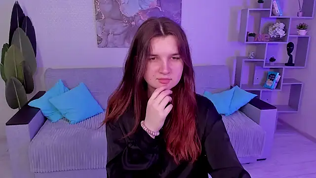 Snapshot of BonneyLove chatting on 03/19/25, 05:28 BonneyLove online show from 03/19/25, 05:28