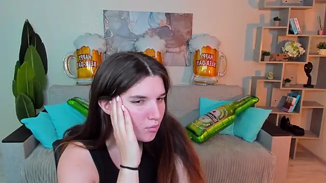 Snapshot of BonneyLove chatting on 09/19/25, 05:35 BonneyLove online show from 09/19/25, 05:35