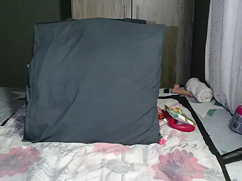 Snapshot of WetwetPussy31 chatting on 07/15/26, 04:07 WetwetPussy31 online show from 07/15/26, 04:07
