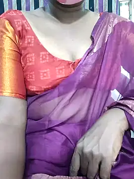 Snapshot of Indiandolly23 chatting on 03/13/25, 05:39 Indiandolly23 online show from 03/13/25, 05:39