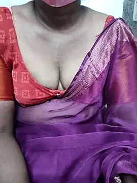 Snapshot of Indiandolly23 chatting on 03/18/25, 11:19 Indiandolly23 online show from 03/18/25, 11:19