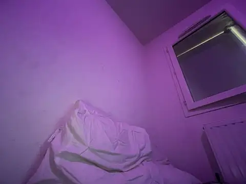 Snapshot of Rebeu313 chatting on 11/21/25, 11:09 Rebeu313 online show from 11/21/25, 11:09