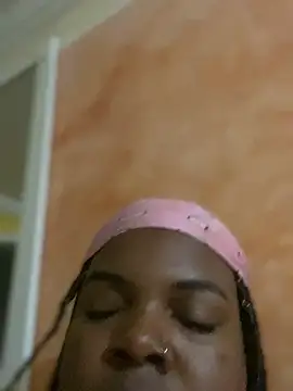 Snapshot of Alexa_paytom1 chatting on 01/13/25, 12:19 Alexa paytom1 online show from 01/13/25, 12:19