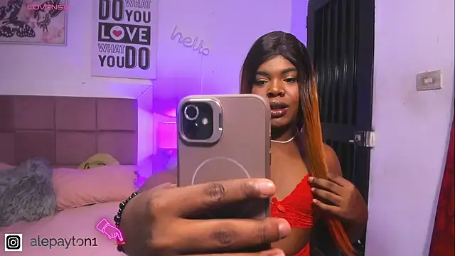 Snapshot of Alexa_paytom1 chatting on 10/21/25, 04:35 Alexa paytom1 online show from 10/21/25, 04:35