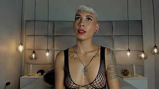 MiaMorgan  online show from 02/03/25, 06:07