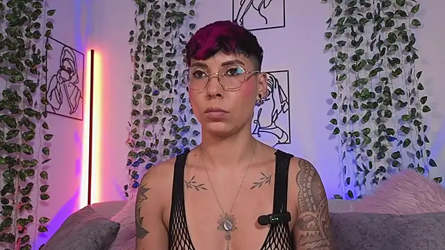 MiaMorgan  online show from 05/04/26, 02:35