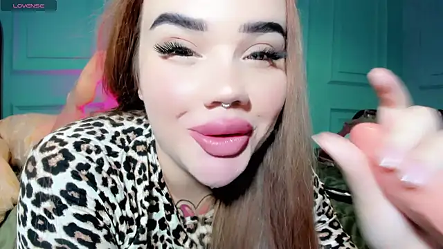 Snapshot of Aira_vi chatting on 12/25/24, 12:58 Aira vi online show from 12/25/24, 12:58