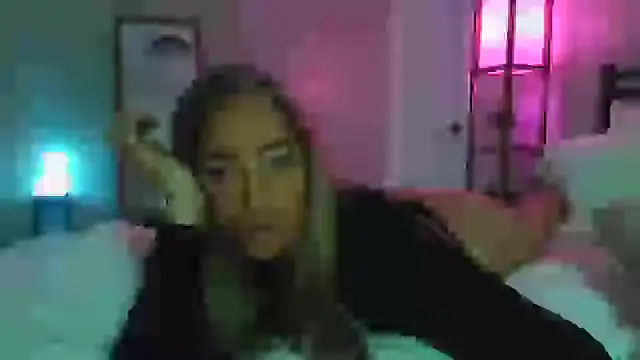 Snapshot of sunshinekisses chatting on 01/20/25, 02:14 sunshinekisses online show from 01/20/25, 02:14