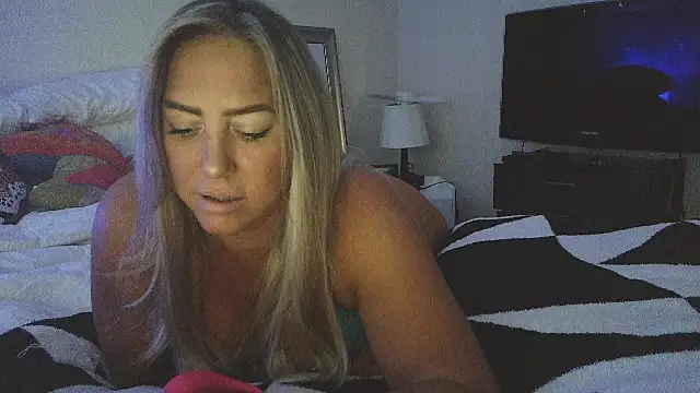 Snapshot of sunshinekisses chatting on 10/02/25, 12:45 sunshinekisses online show from 10/02/25, 12:45