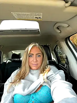 Snapshot of sunshinekisses chatting on 10/16/25, 05:25 sunshinekisses online show from 10/16/25, 05:25