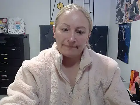 emperabigbootybigass online show from 04/24/26, 12:18
