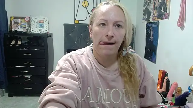 emperabigbootybigass online show from 04/27/26, 12:14