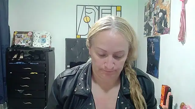 emperabigbootybigass online show from 04/28/26, 12:21