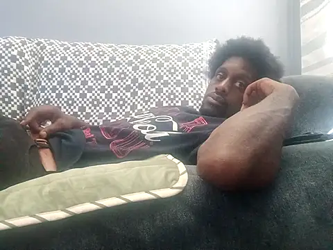 DevinToore online show from 11/06/25, 07:37