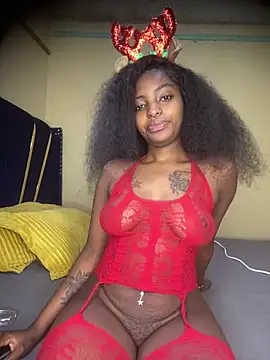 Snapshot of Sasha-smiles chatting on 12/23/25, 05:38 Sasha-smiles online show from 12/23/25, 05:38