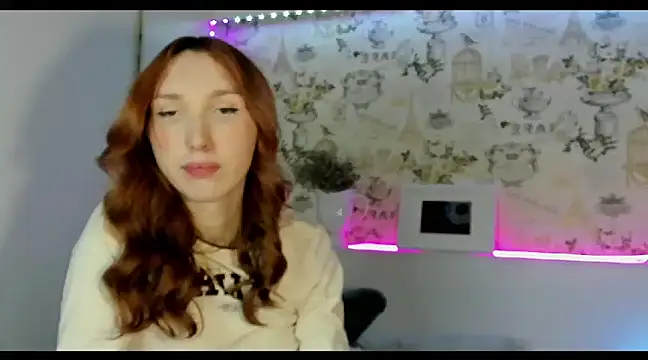 Snapshot of LisaIcon chatting on 01/12/25, 03:49 LisaIcon online show from 01/12/25, 03:49