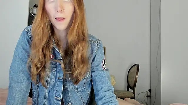 Snapshot of LisaIcon chatting on 10/02/25, 01:51 LisaIcon online show from 10/02/25, 01:51